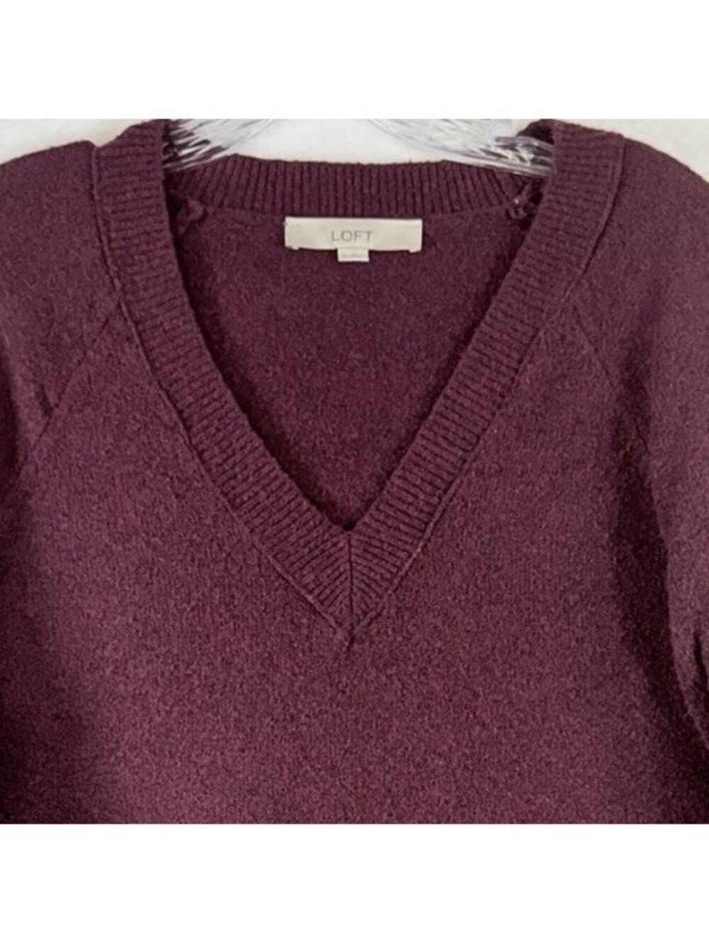 Ann Taylor Loft Sweater Medium Wool Blend Burgundy V Neck Pullover Tops Women